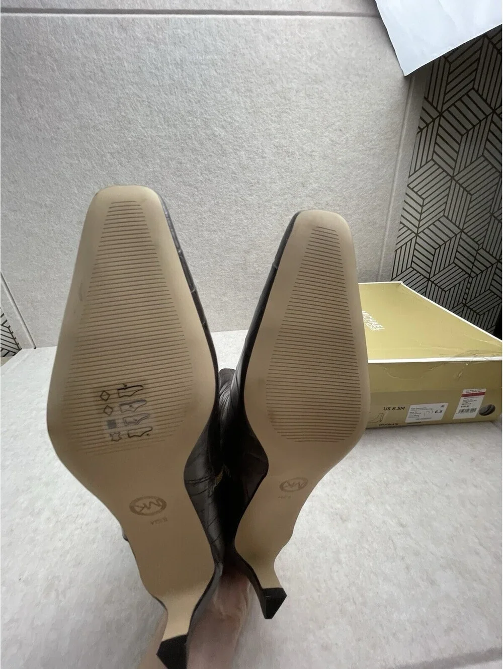 NIB Michael Kors Women's Brown / Chocolate Cosmo Kitten Heel Leather Booties 6.5